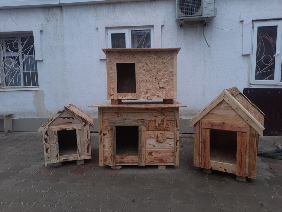 Будки для собак.