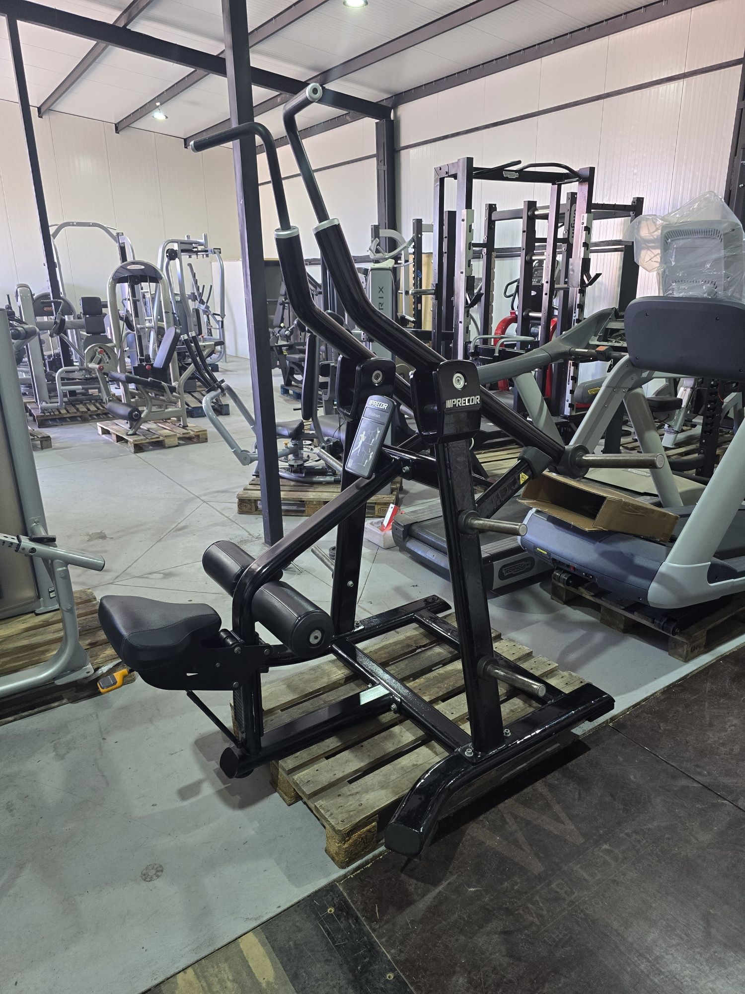 Фитнес уред Precor  discovery за гръб със свободни тежести професионал