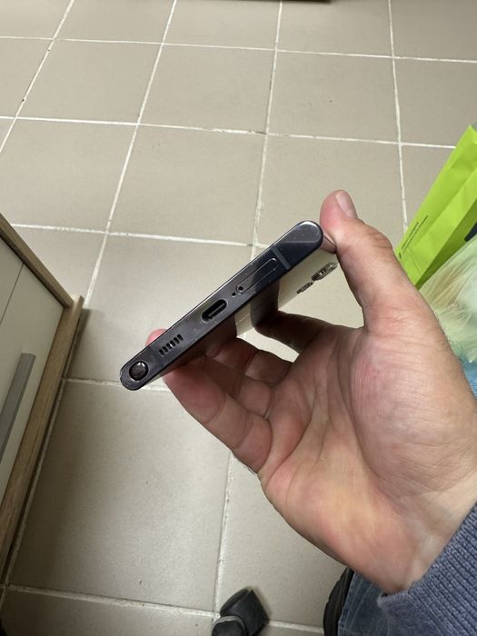 Samsung Galaxy S22 Ultra 5G 8/128gb перфектен