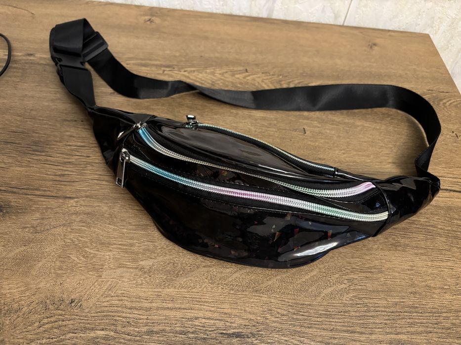 Дамска лачена чанта