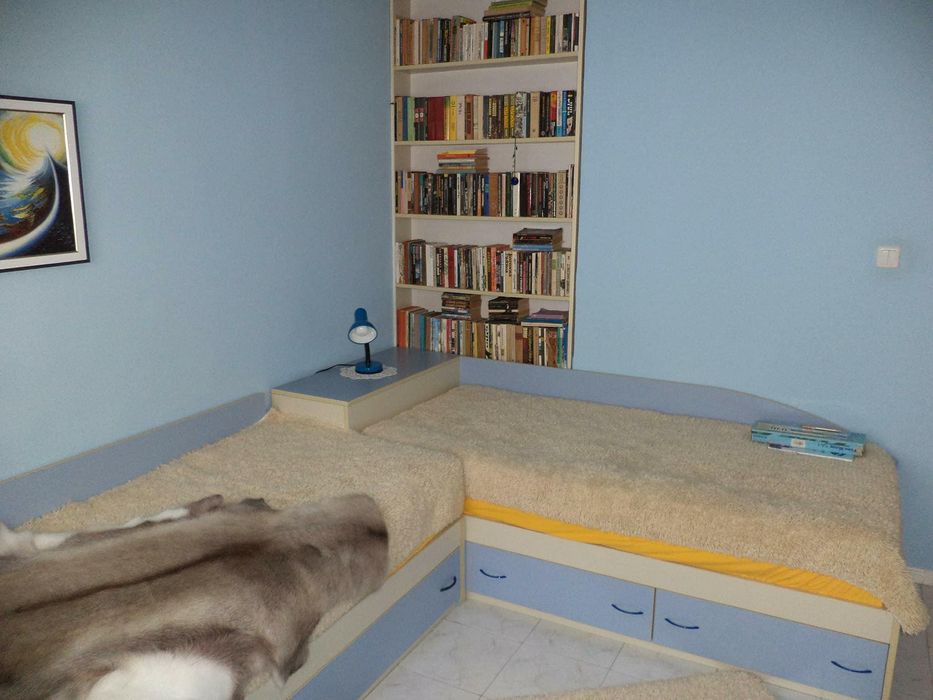 Дава се под наем Тристаен апартамент в Варна, Център - 75 кв.м за 425 € - Снимка #2