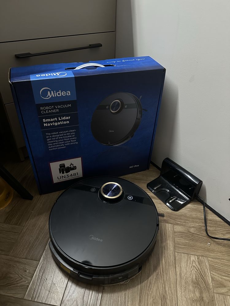 Робот пылесос midea