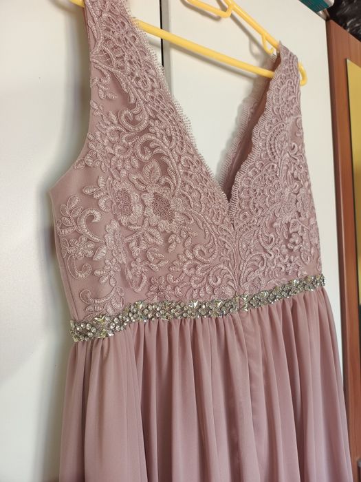 Официални рокли за специални поводи