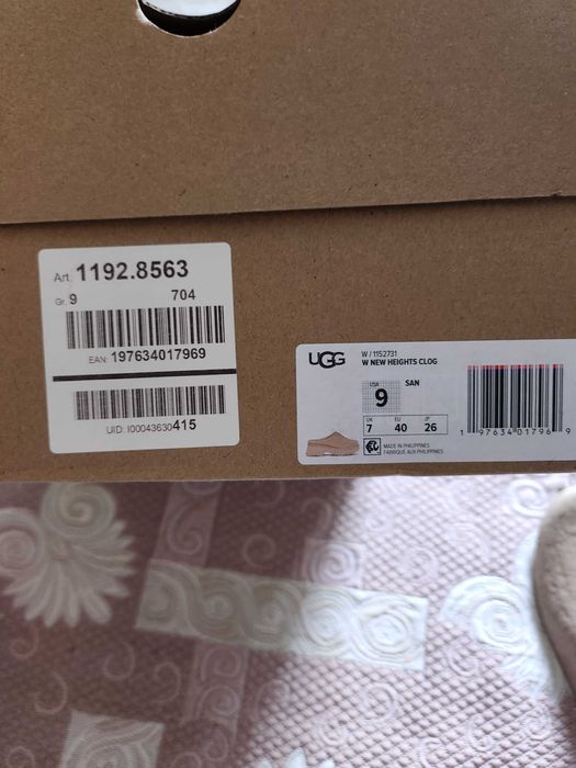 Vand incaltaminte originala in stare imoecabila