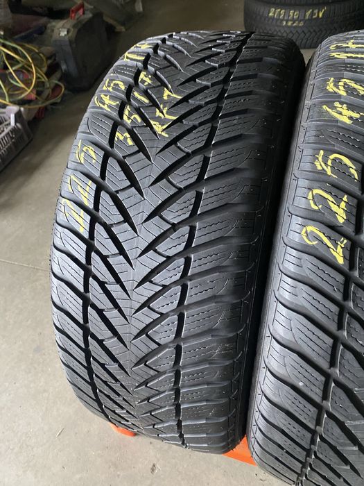 Anvelope iarna 225/45/17 Goodyear Eagle Ultra Grip RFT 225 45 17 R17