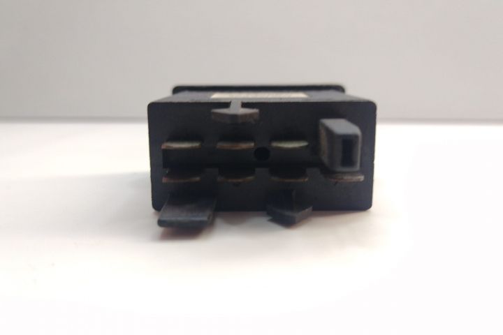 Buton Avarie 4A0941509 Audi 100 4A/C4 seria