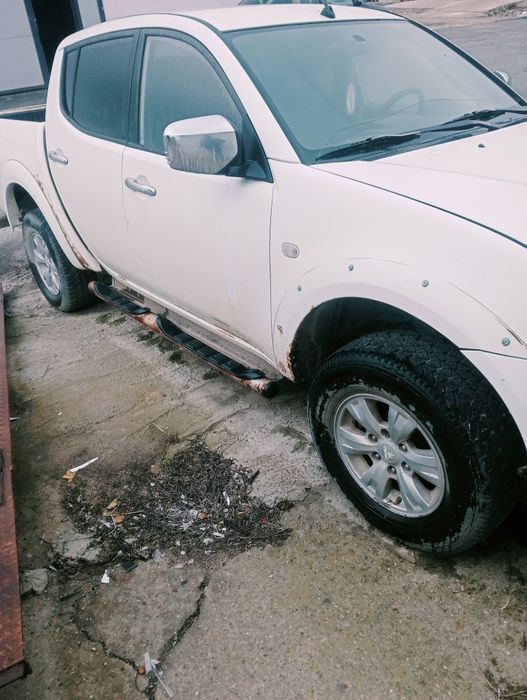 Vând Mitsubishi L200 2012