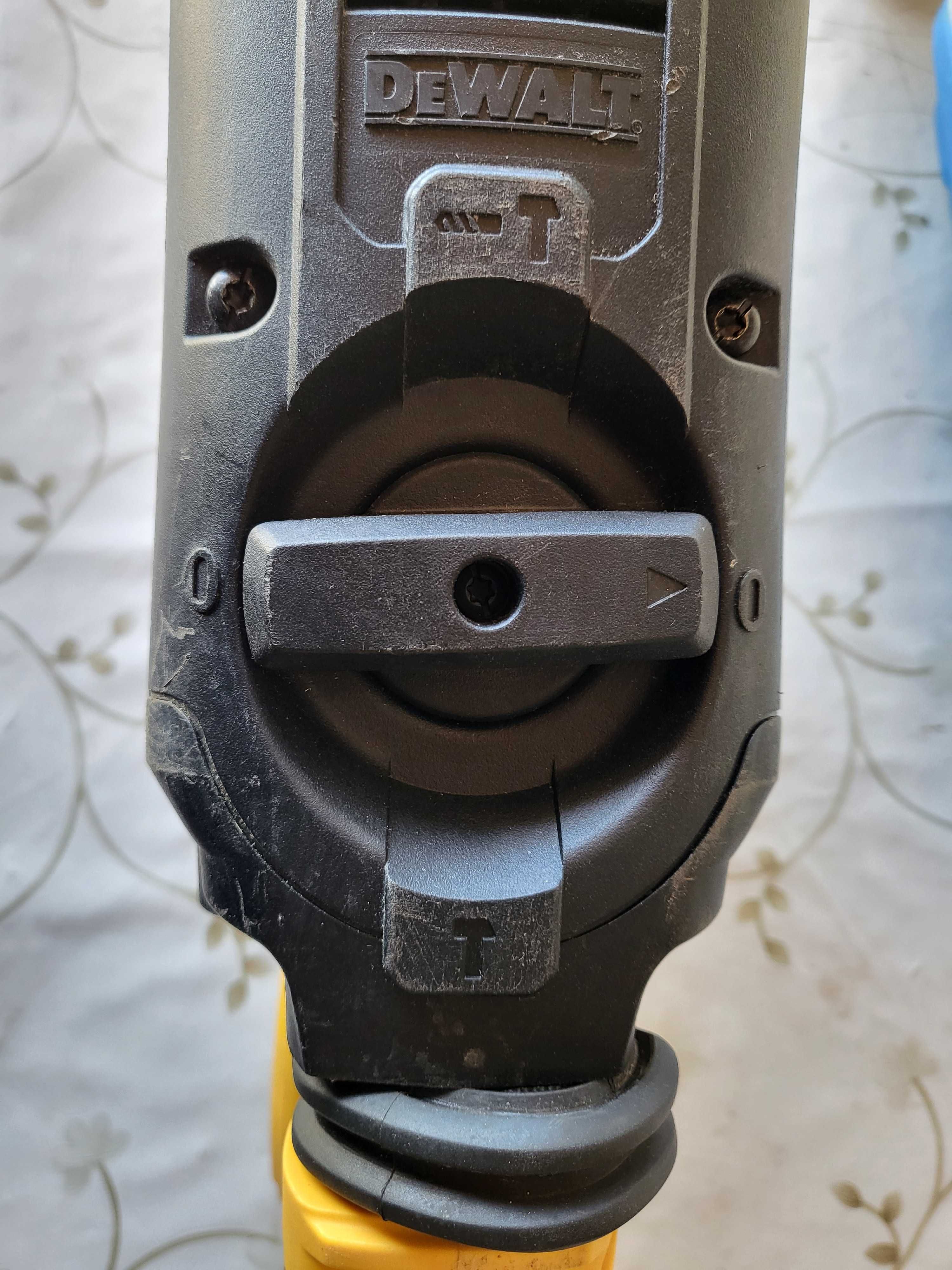 Pikamar Dewalt SDS Max FlexVolt 54V in stare foarte buna corpul gol