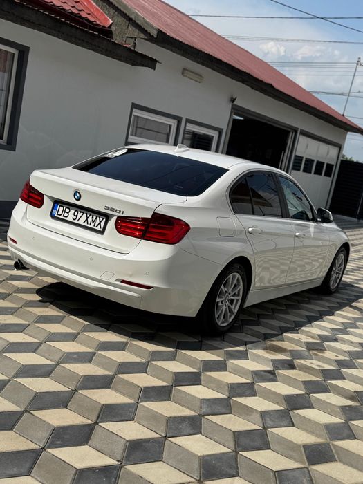 BMW Seria 3 F30 320I - Luxury Individual