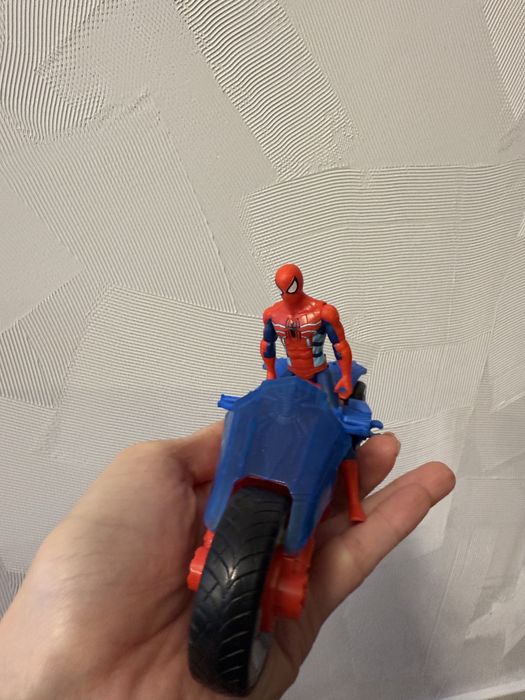 Спайдърмен играчки