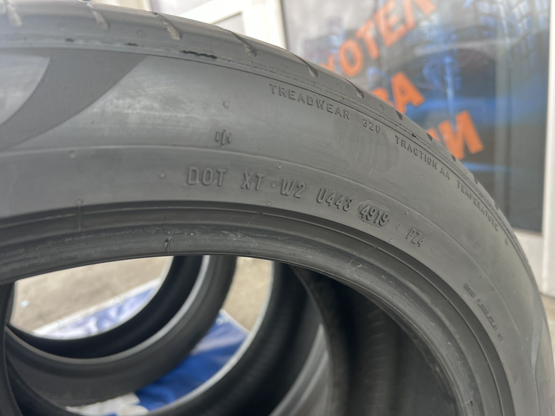 Летни гуми 245/45 R19 Michelin/Pirelli(рънфлад)