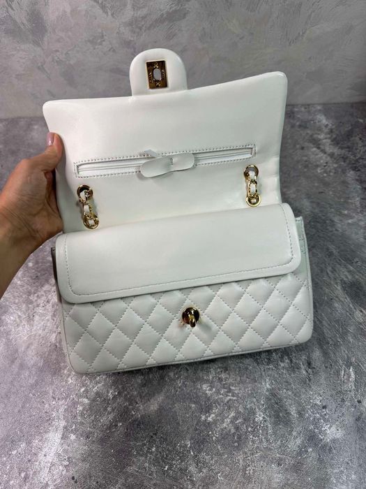 Нова чанта chanel бяла