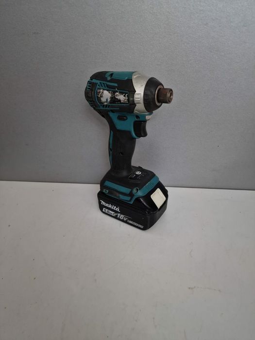 Makita DTD 154 Mașina de înșurubat cu impact Brushless 5.0AH 2024