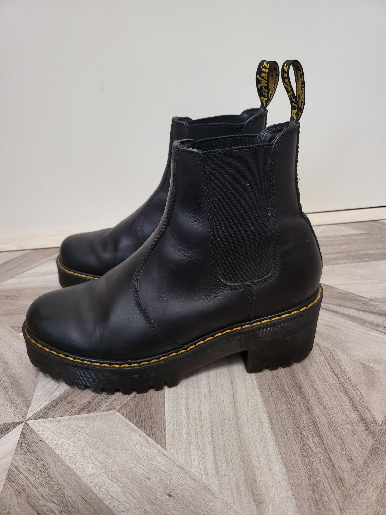 Dr. Martens Rometty