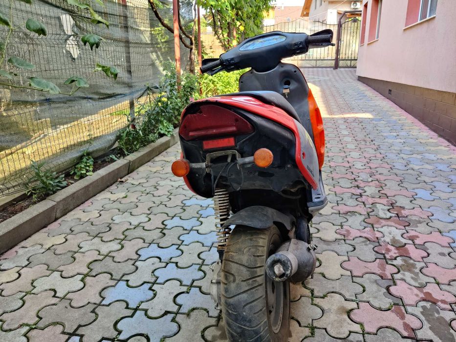 Scuter Aprilia in 2 timpi