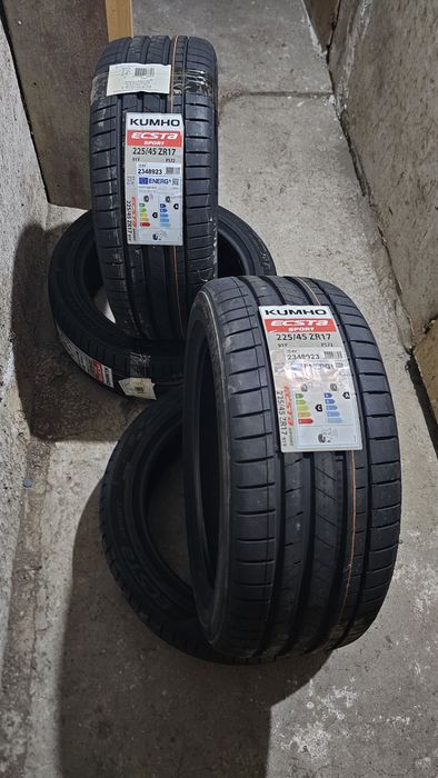 Чисто нови гуми Kumho 225/45/17