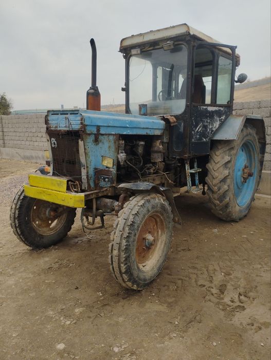 Traktor  80 srochan sotiladi