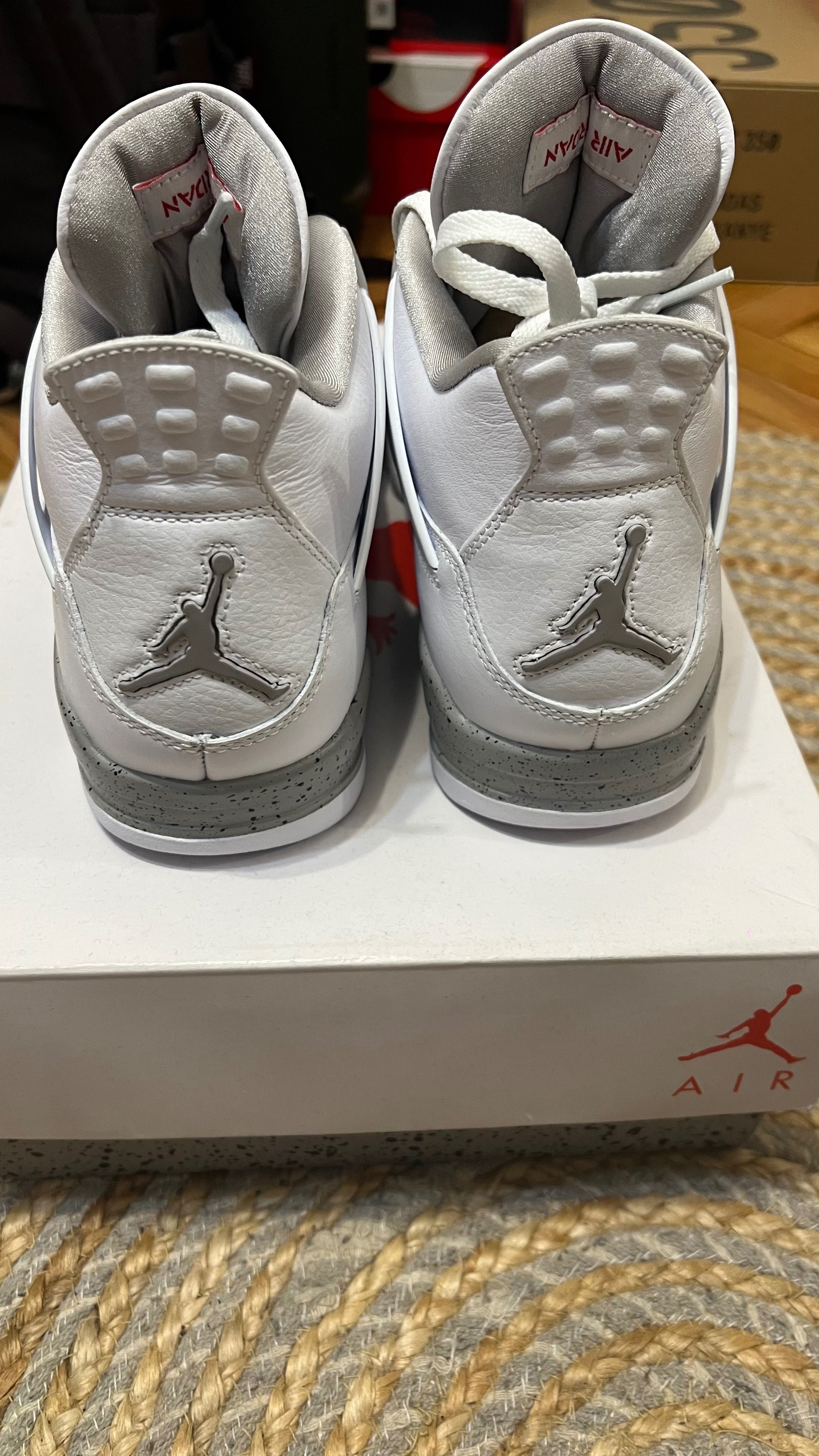 Air Jordan 4 Retro White Oreo
