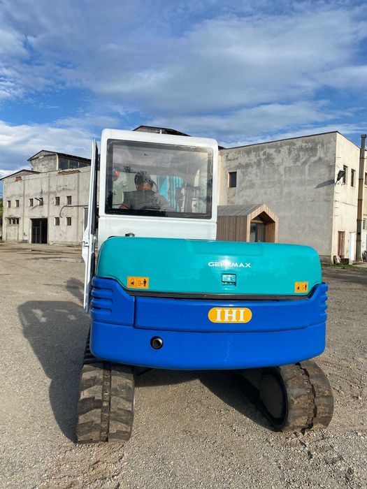 Inchiriez   Excavator 5,5 Tone  cu picon (inchiriere utilaje)