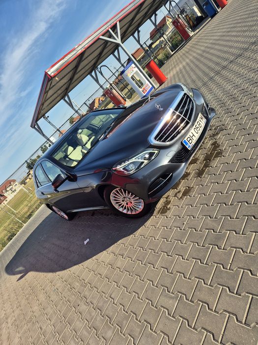 Mercedes Benz   E 220