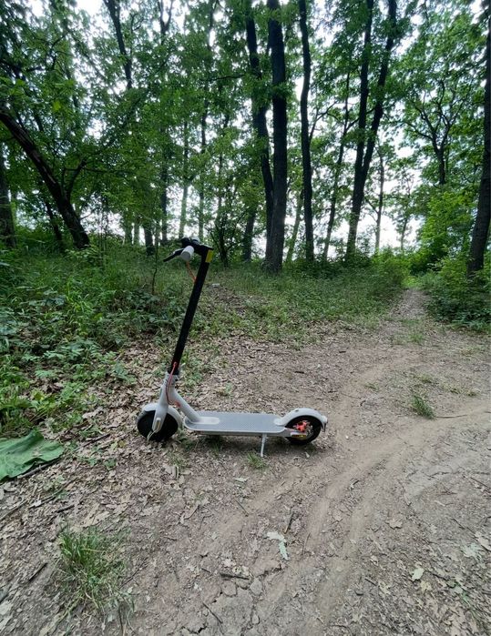 Vând trotineta electrică xiaomi