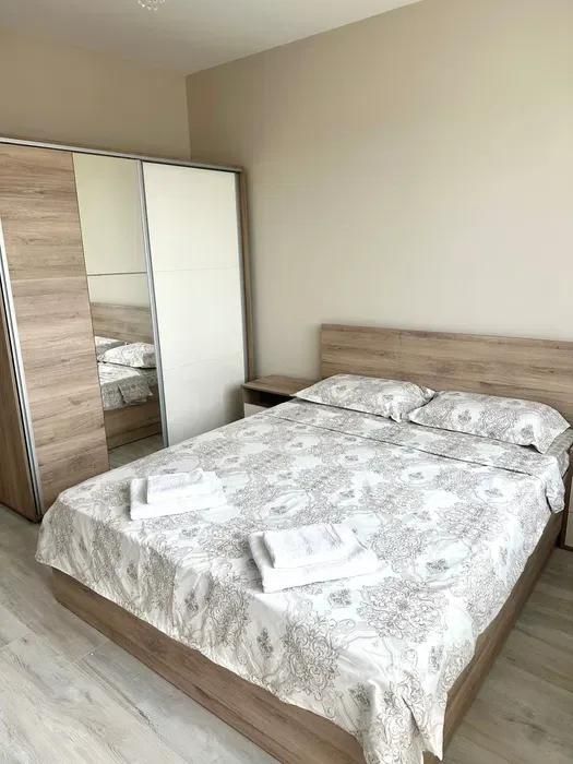 Двустаен апартамент, под наем, кв. Колхозен пазар