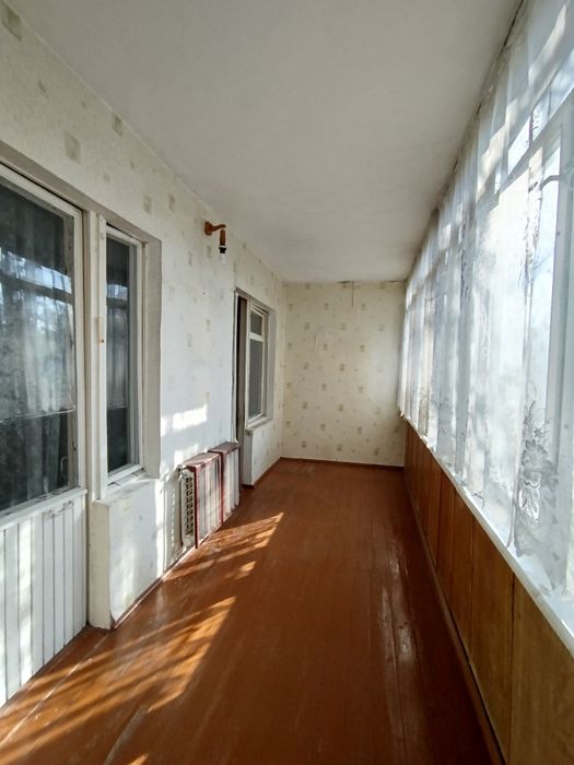 Продам просторную квартиру 2/3/4 раздельно всё  балкон 2*6 на Ферузе