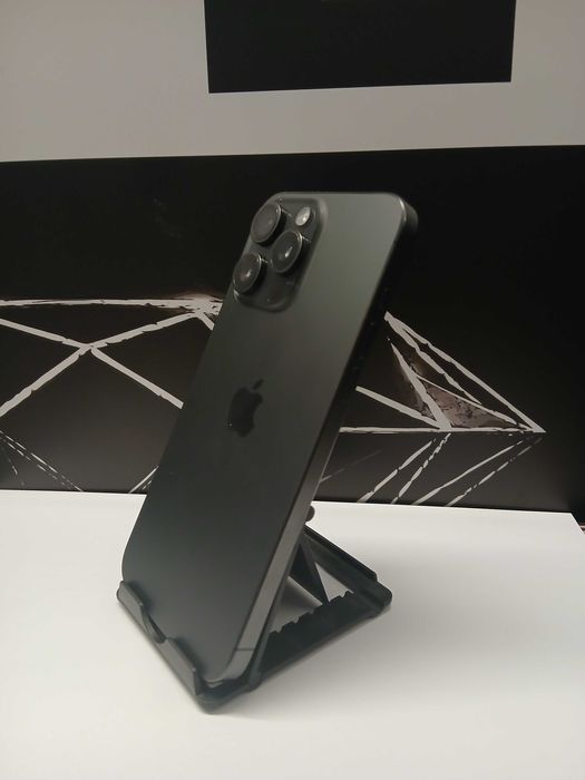 iPhone 15 Pro Max / 256GB / Black Titanium