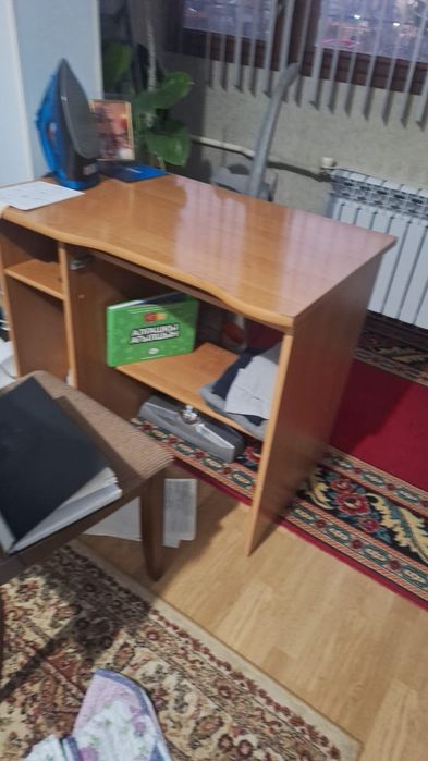 Продам компьютерный стол