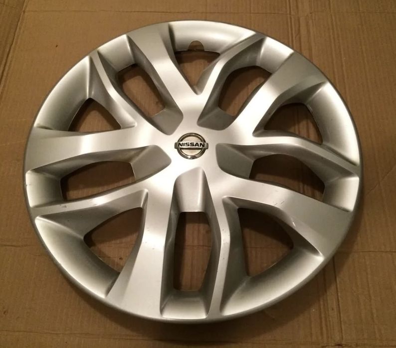 Продам колпак Ниссан Террано комплект 4 штуки 40000тг