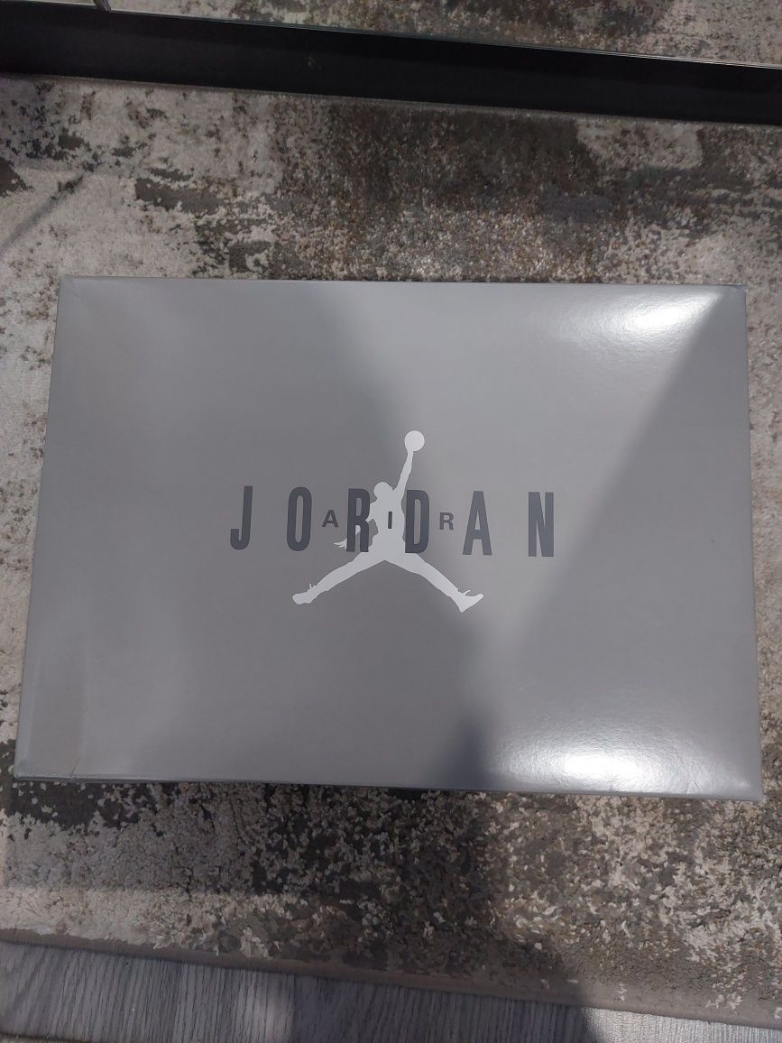 Air Jordan 11 Cool Grey