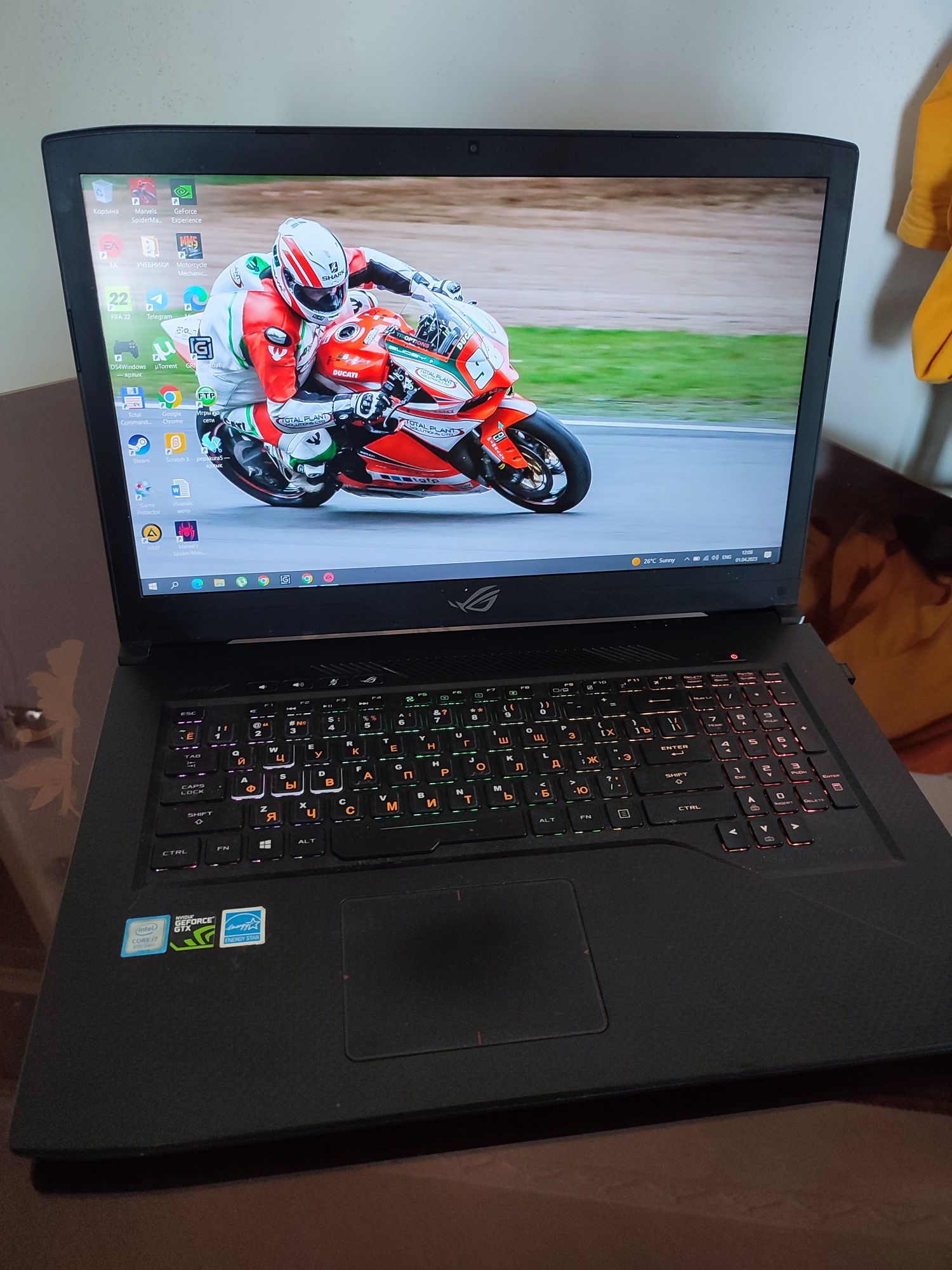 Продаётся Игровой ноутбук Asus ROG Strix GL703GE 17,3' дюйма + сумка