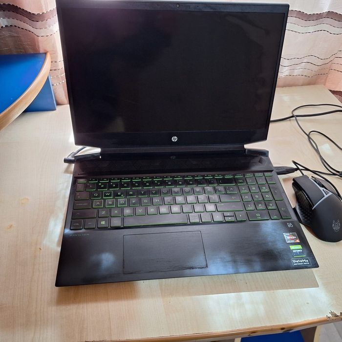 Laptop Hp Pavilion  Caut Oameni intersati nu tepari