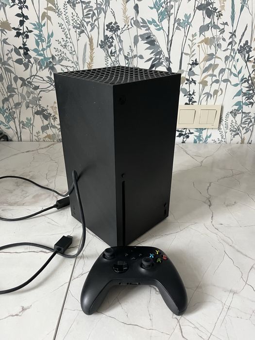 Xbox Series X + 1 геймпад