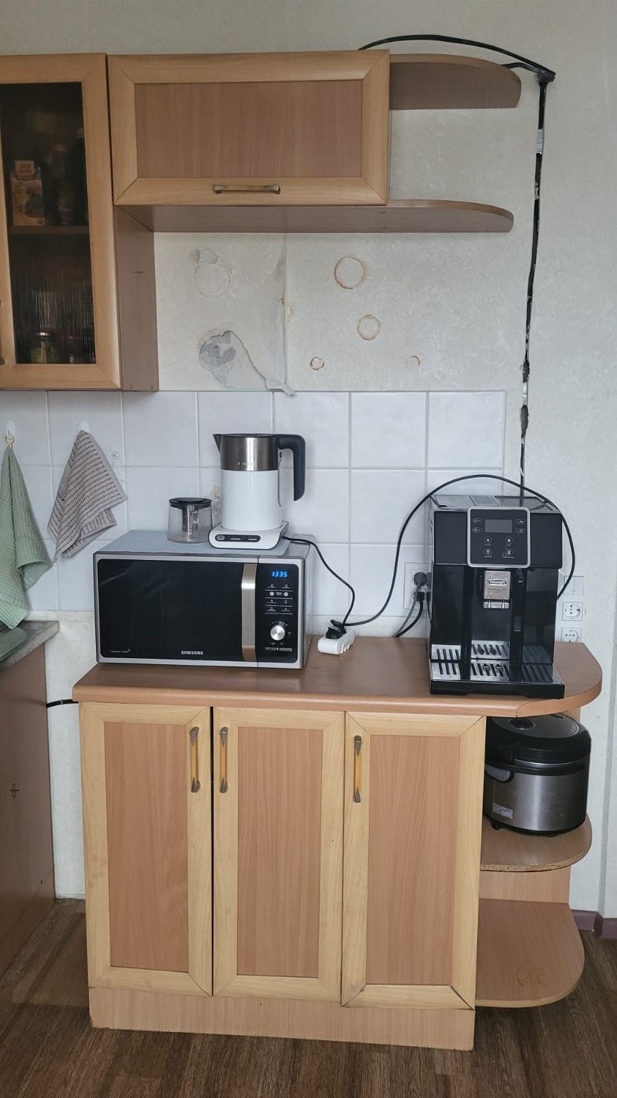 Продам гарнитур кухню