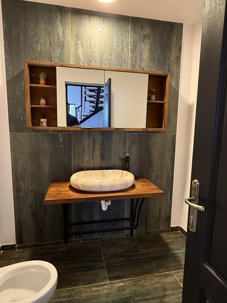 Cabana  cu piscinǎ si ciubǎr