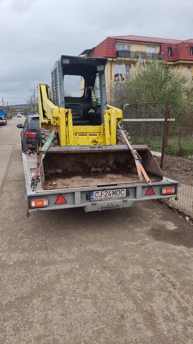 Inchiriez Excavator 2.8t 3.5t 8.5 t Cilindru Compactor Picon Demolari