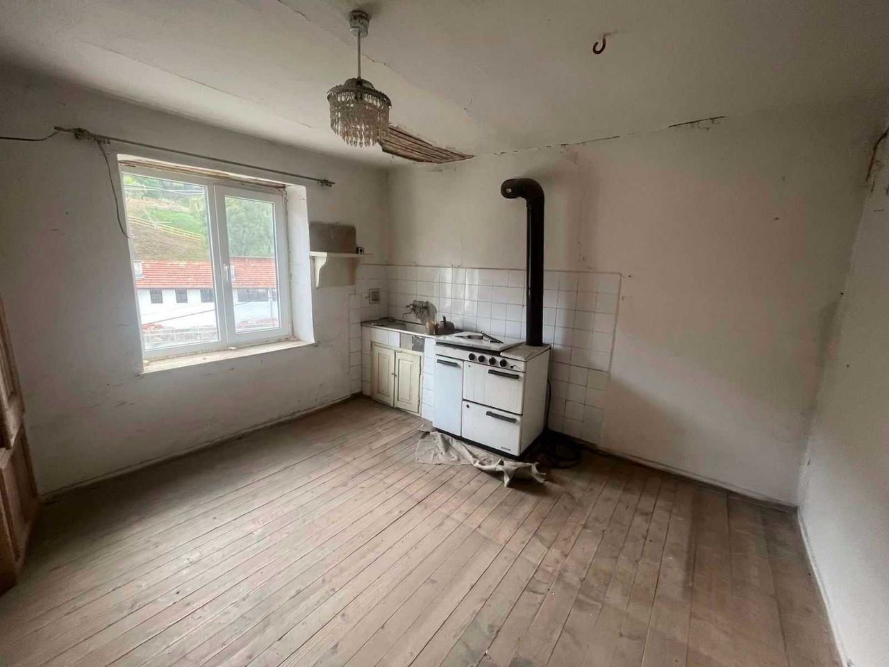 Продава се Къща в с. Забърдо, Област Смолян - 260 кв.м за 79 €/кв.м - Снимка #3