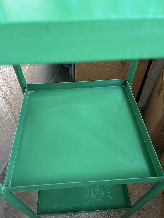 Метален стелаж в Ямбол