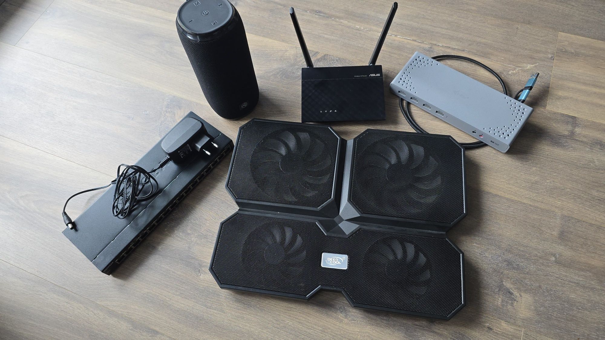 Periferice IT - router, boxa bluetooth, switch, docking