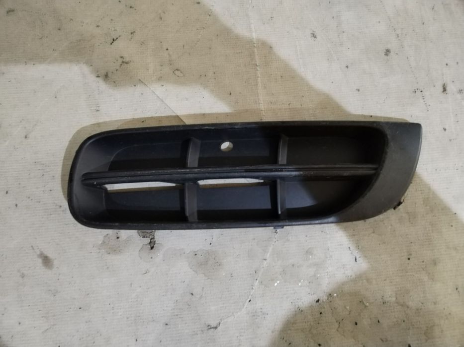 Grila stanga, Skoda Fabia 2, 2007, 2008, 2009, cod origine OE 5J0807367.