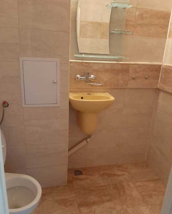 Дава се под наем Едностаен апартамент в Бургас, Изгрев - 45 кв.м за 125 € - Снимка #1