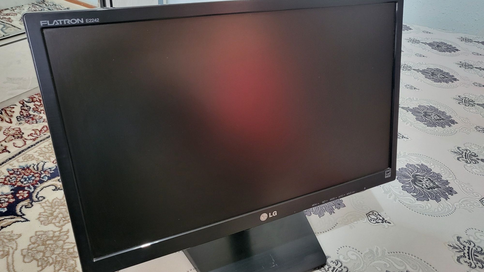 LG 22' E2242 FullHD 75 ghz