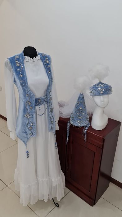 Кажекей, саукеле, тақия, белдік