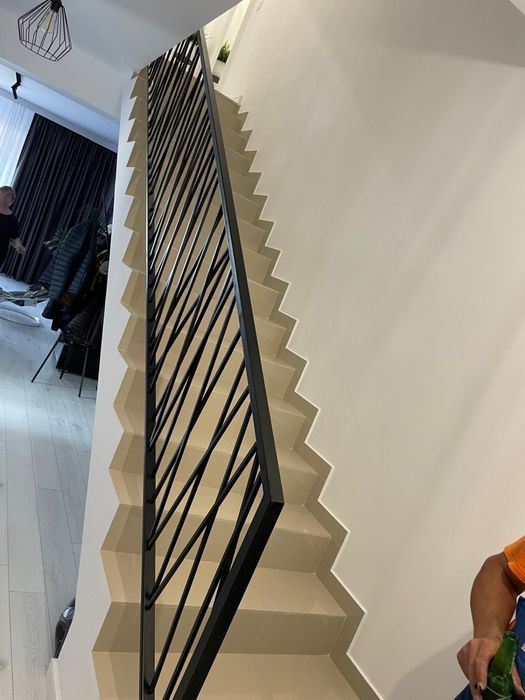Porți metalice, balustrade – la comandă, rezistente și moderne