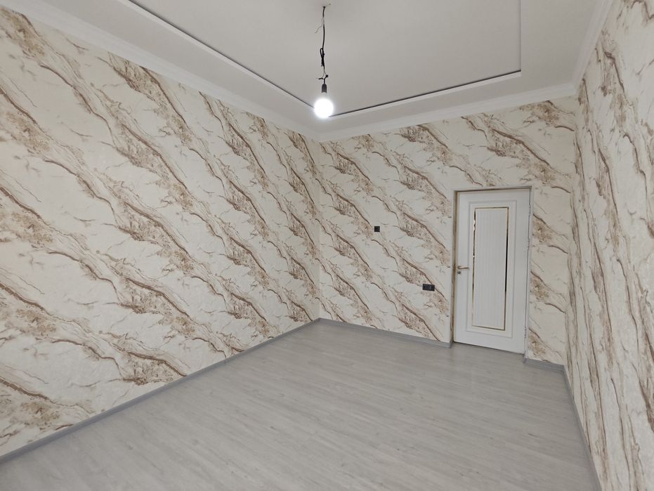 Уч кахрамон постидан 5 км шурода. Коттедж 5 хона 2 этаж