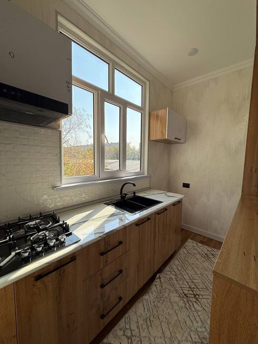 Чиланзар-Ц квартал 1в2/4/5 балкон 1,5х6 авторский ремонт обстановкой