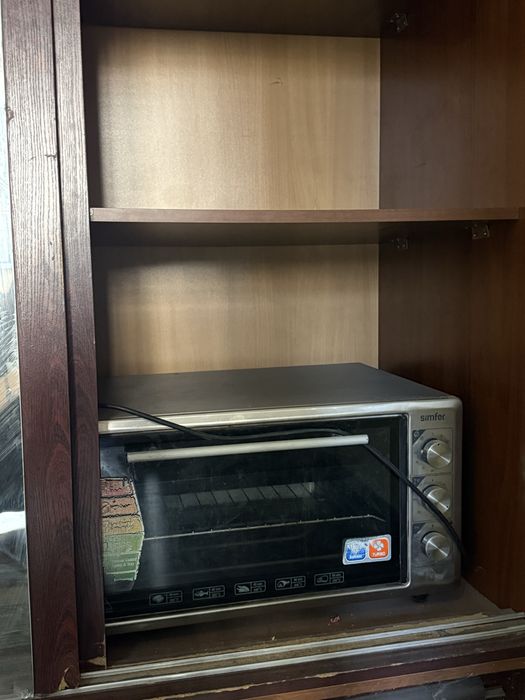 Продаю настольную электродуховку simfer.