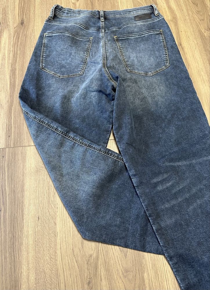 Чисто нови!! 100% Оригинални дамски дънки Diesel
