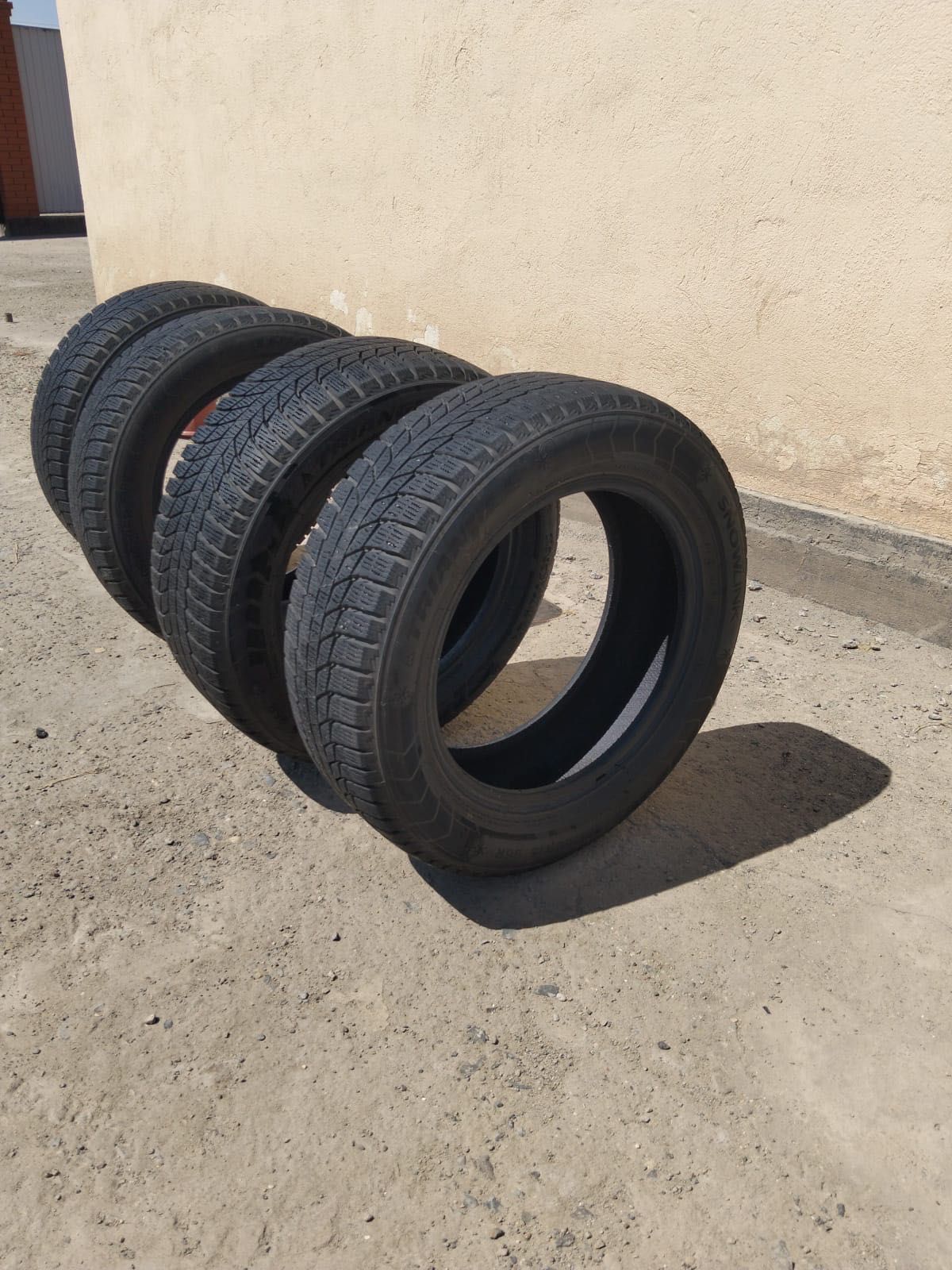 Продом зимние шины, Triangle 205/60R16
